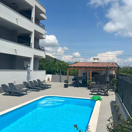 Aa 2 Apartment Trogir