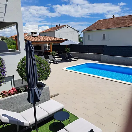 Aa 2 Apartment Trogir