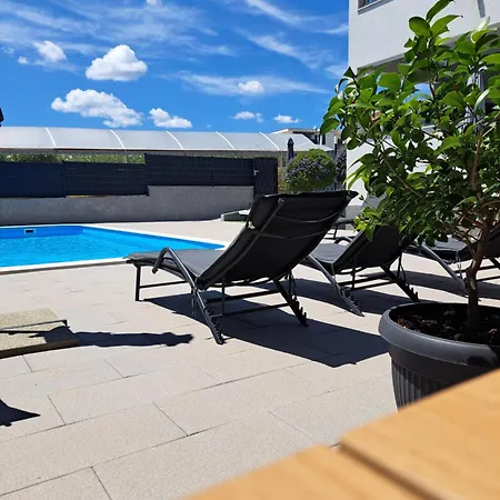 Aa 2 Apartment