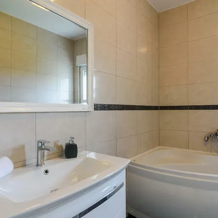 Aa 2 Apartment Trogir