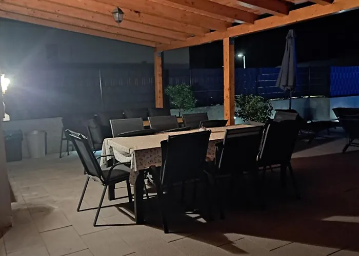 Aa 2 شقة تروغير