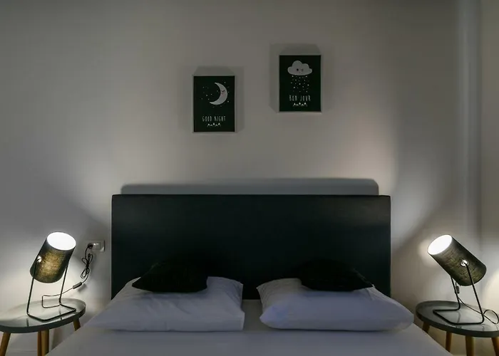 Aa 2 شقة تروغير