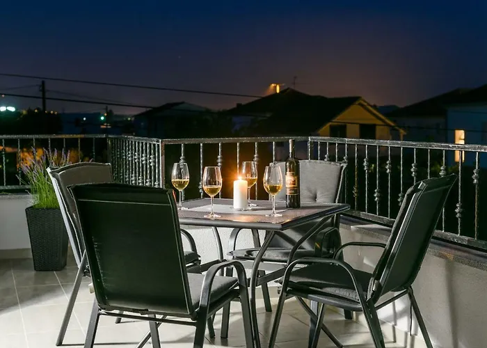 Aa 2 شقة تروغير