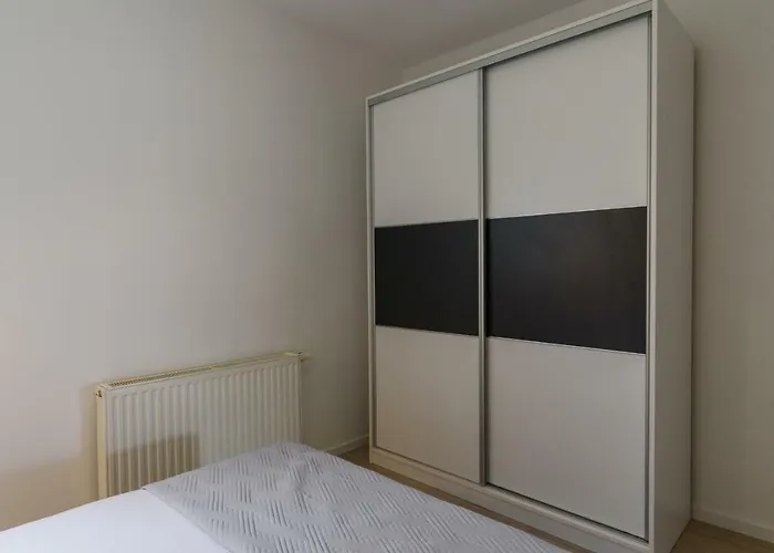 Aa 2 شقة تروغير